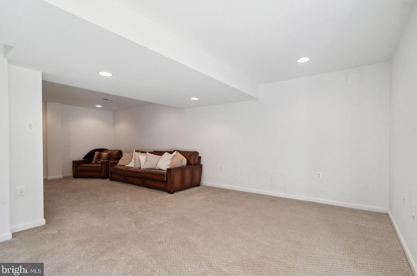 11824 Troika Ct, Woodbridge VA  22192-6282 exterior