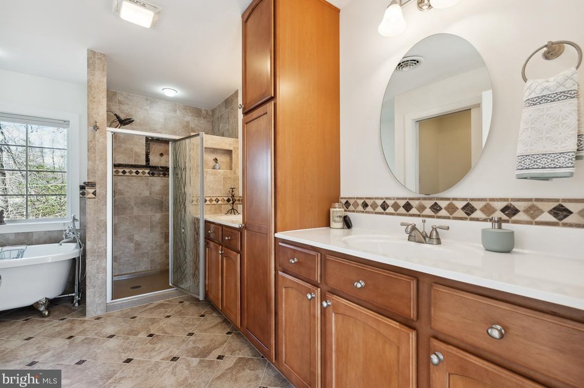 4331 Fallstone Pl, Dumfries VA  22025-1104 exterior