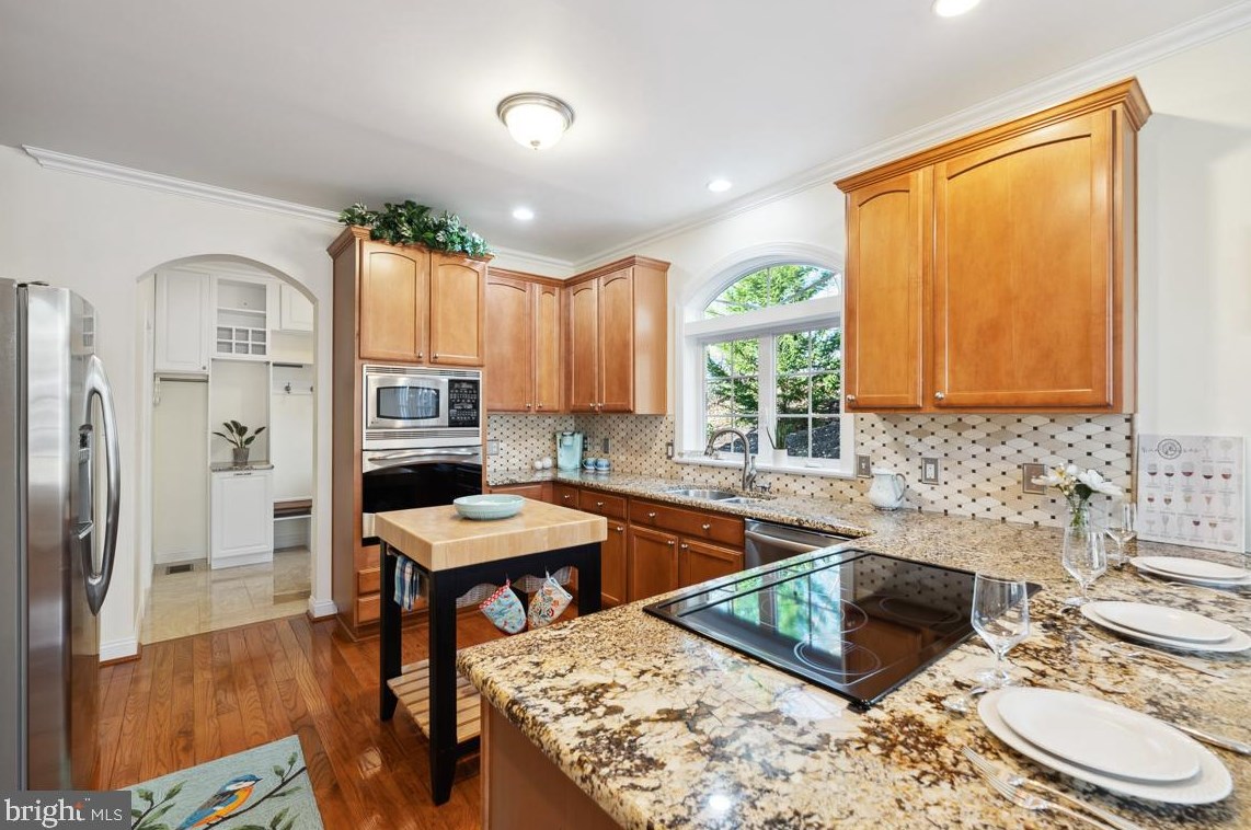 4331 Fallstone Pl, Dumfries VA  22025-1104 exterior