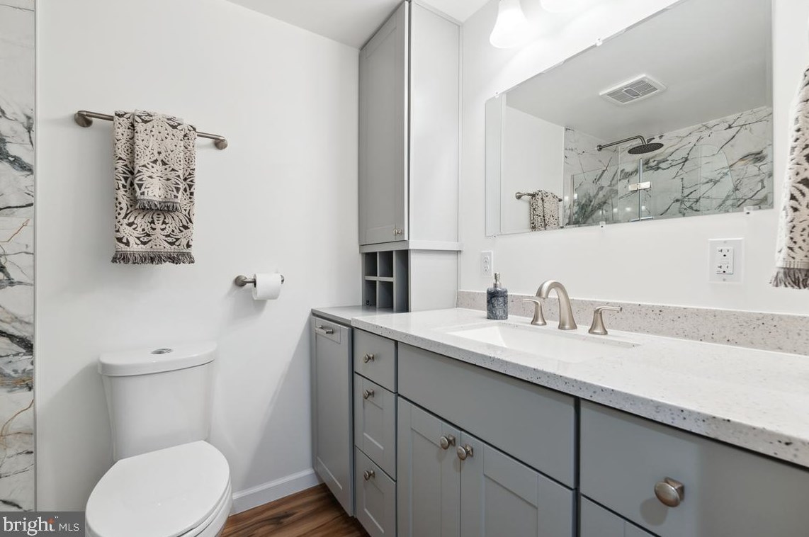 4331 Fallstone Pl, Dumfries VA  22025-1104 exterior