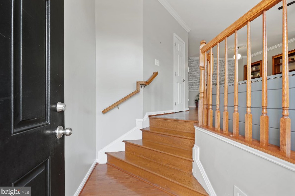 4302 Stone Mountain Ct, Dumfries VA  22025-2033 exterior