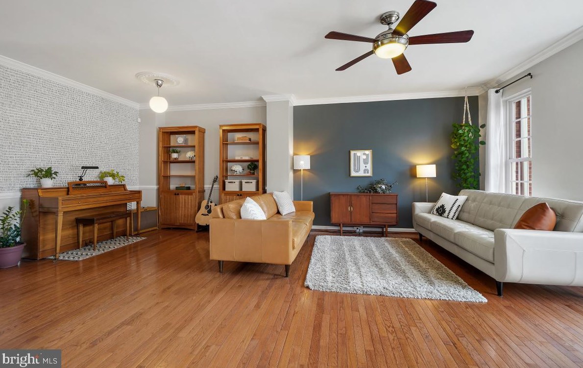 4302 Stone Mountain Ct, Dumfries VA  22025-2033 exterior