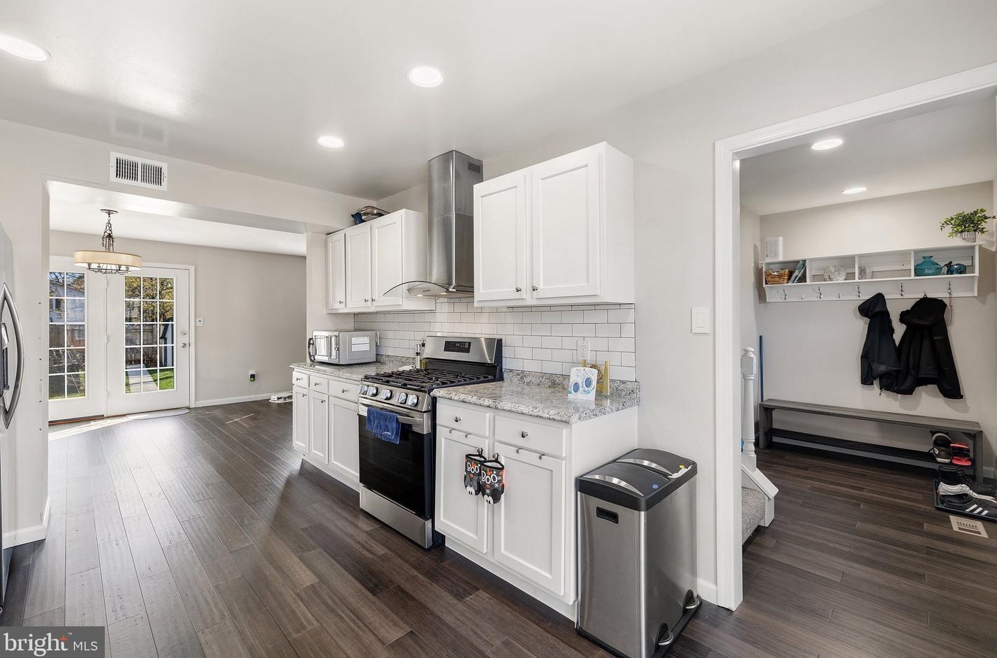 7511 Bedford Rd, Manassas VA  20109-2936 exterior