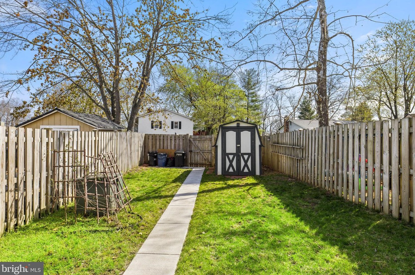 7511 Bedford Rd, Manassas VA  20109-2936 exterior