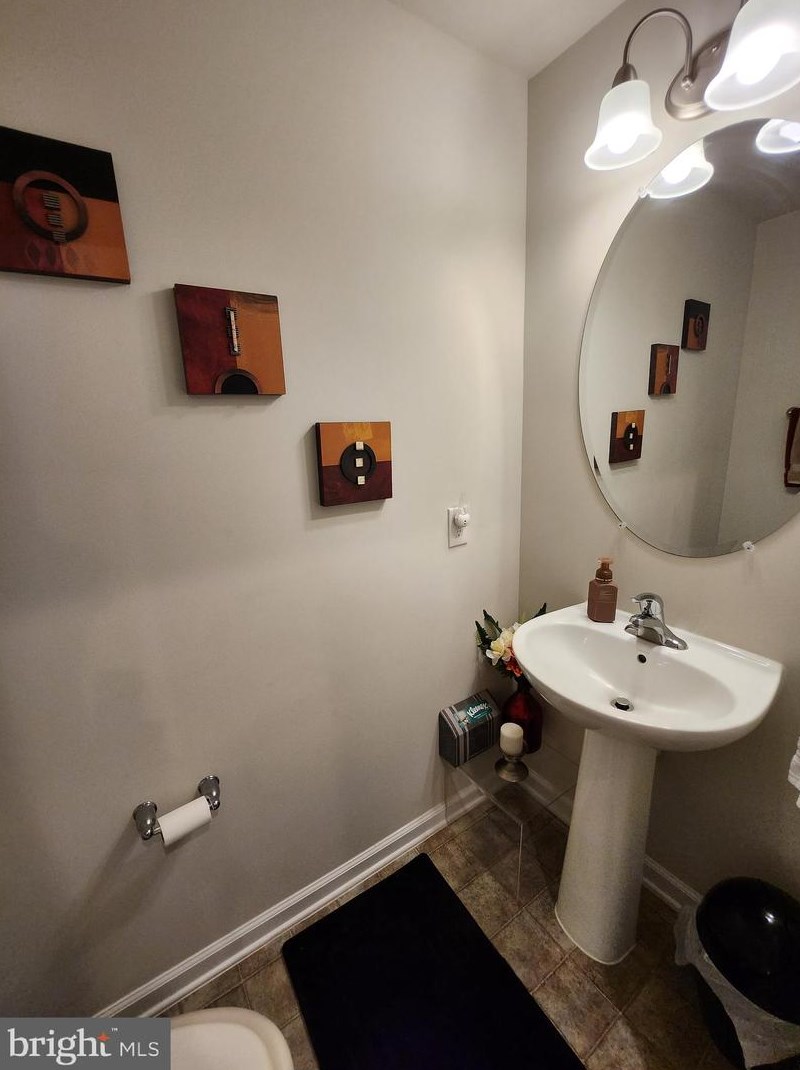 17027 Gibson Mill Rd, Dumfries VA  22026-2286 exterior