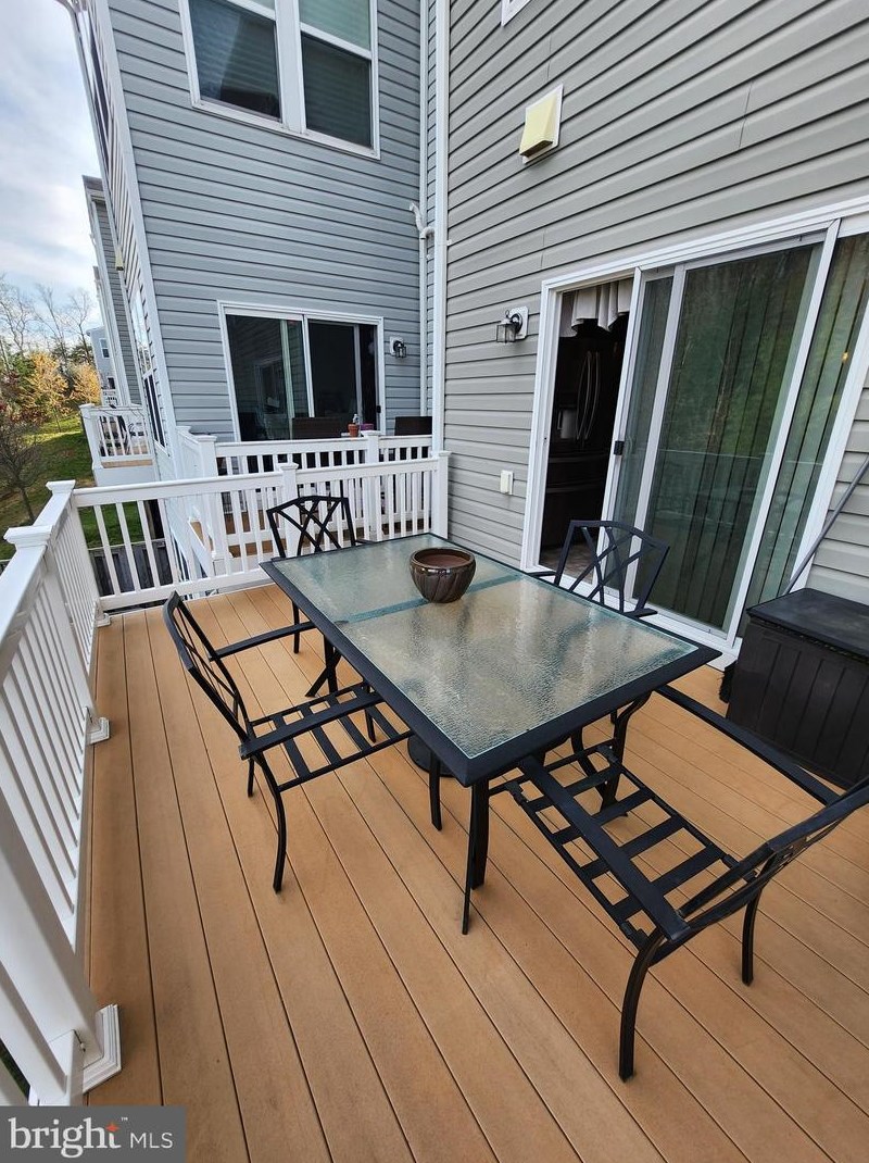 17027 Gibson Mill Rd, Dumfries VA  22026-2286 exterior