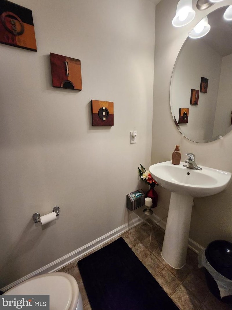 17027 Gibson Mill Rd, Dumfries VA  22026-2286 exterior