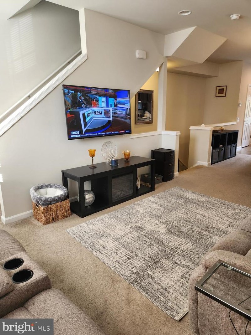 17027 Gibson Mill Rd, Dumfries VA  22026-2286 exterior