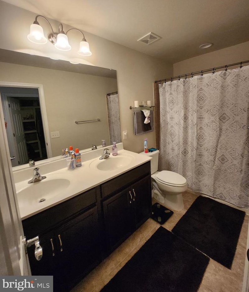 17027 Gibson Mill Rd, Dumfries VA  22026-2286 exterior