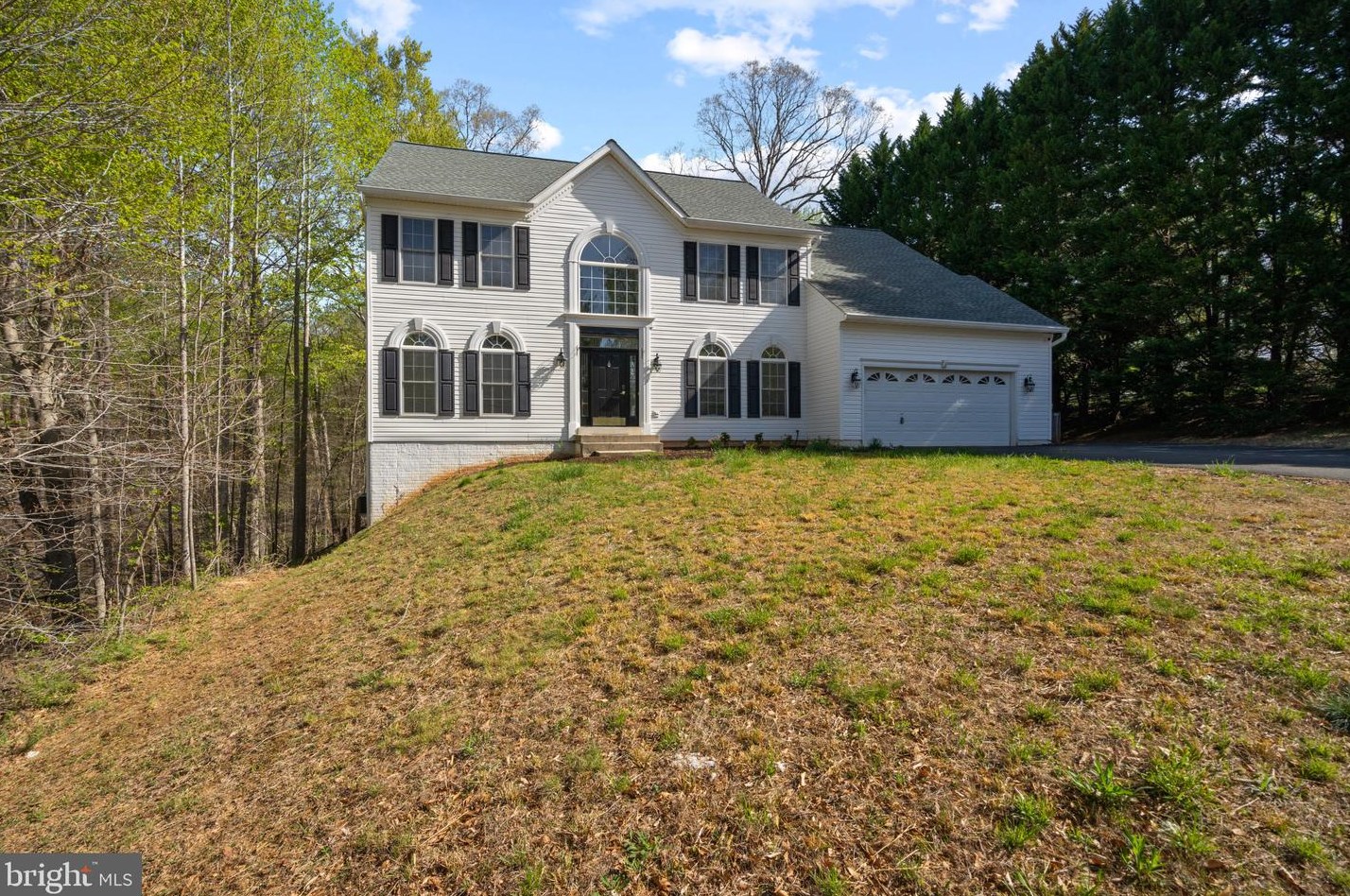 8016 Knightshayes Dr, Manassas VA  20111-2964 exterior