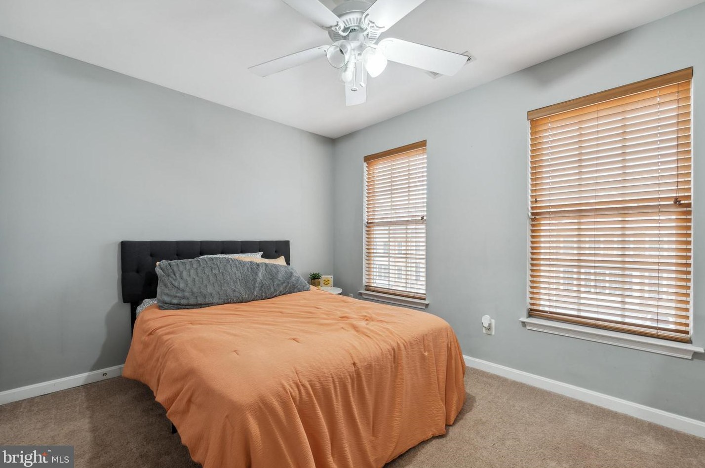 4308 Stone Mountain Ct, Dumfries VA  22025-2033 exterior