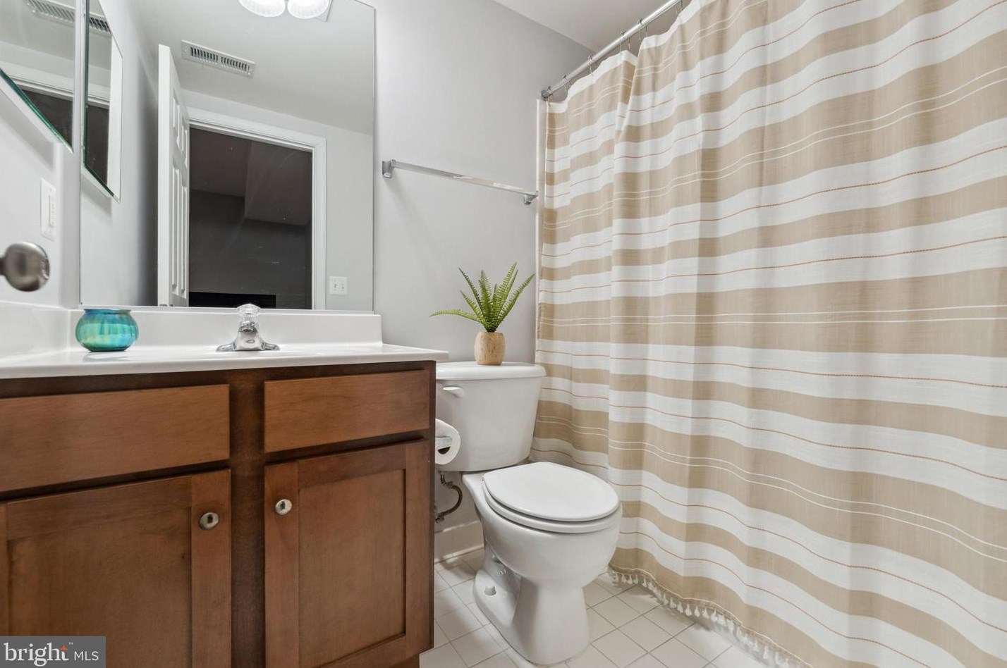 4308 Stone Mountain Ct, Dumfries VA  22025-2033 exterior