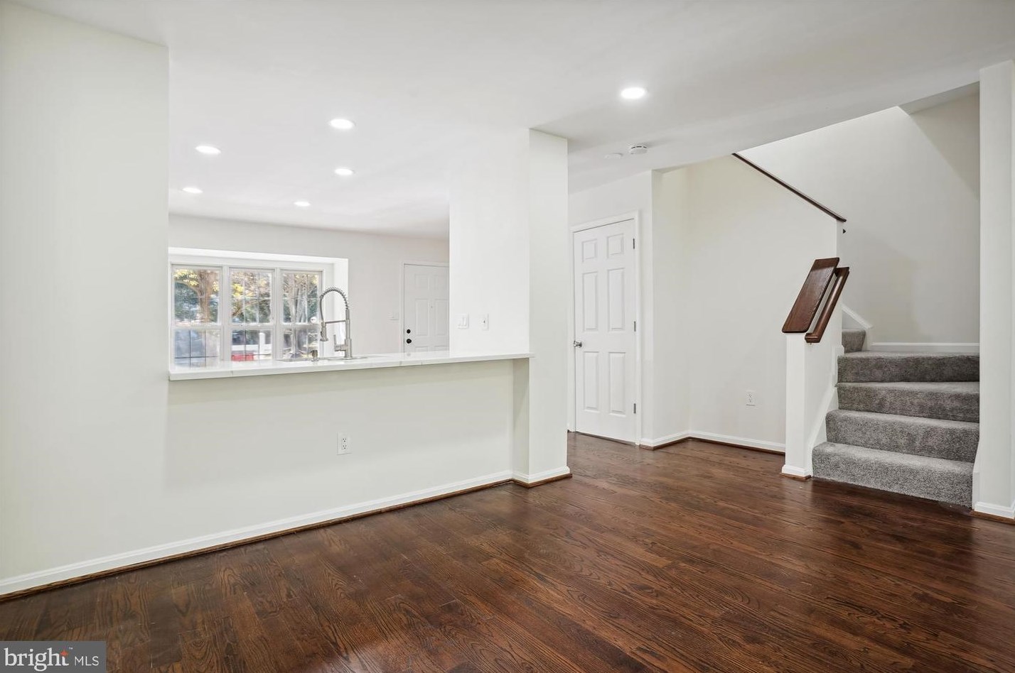 4247 Vals Way, Dumfries VA  22025-1140 exterior