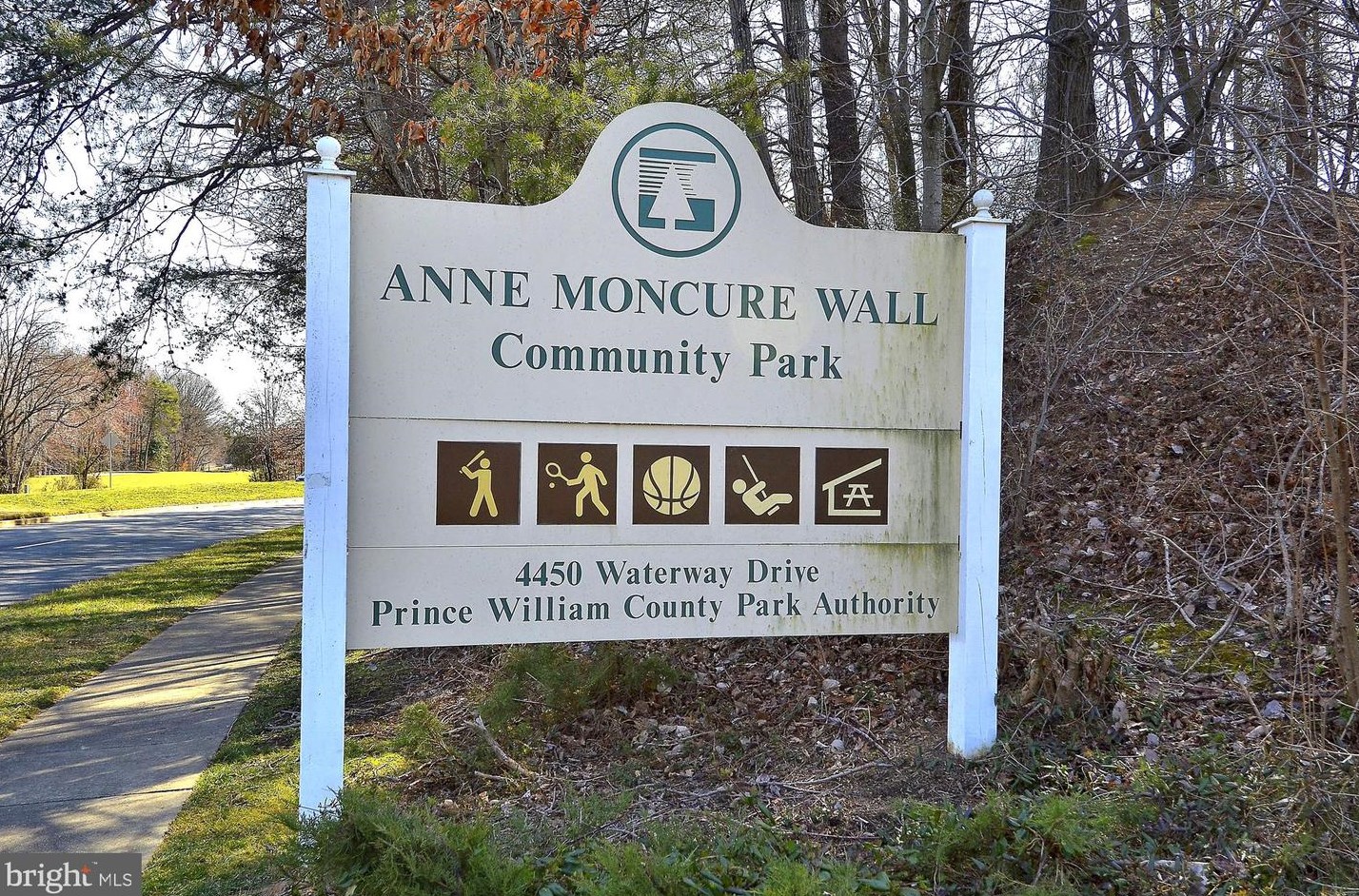 4247 Vals Way, Dumfries VA  22025-1140 exterior