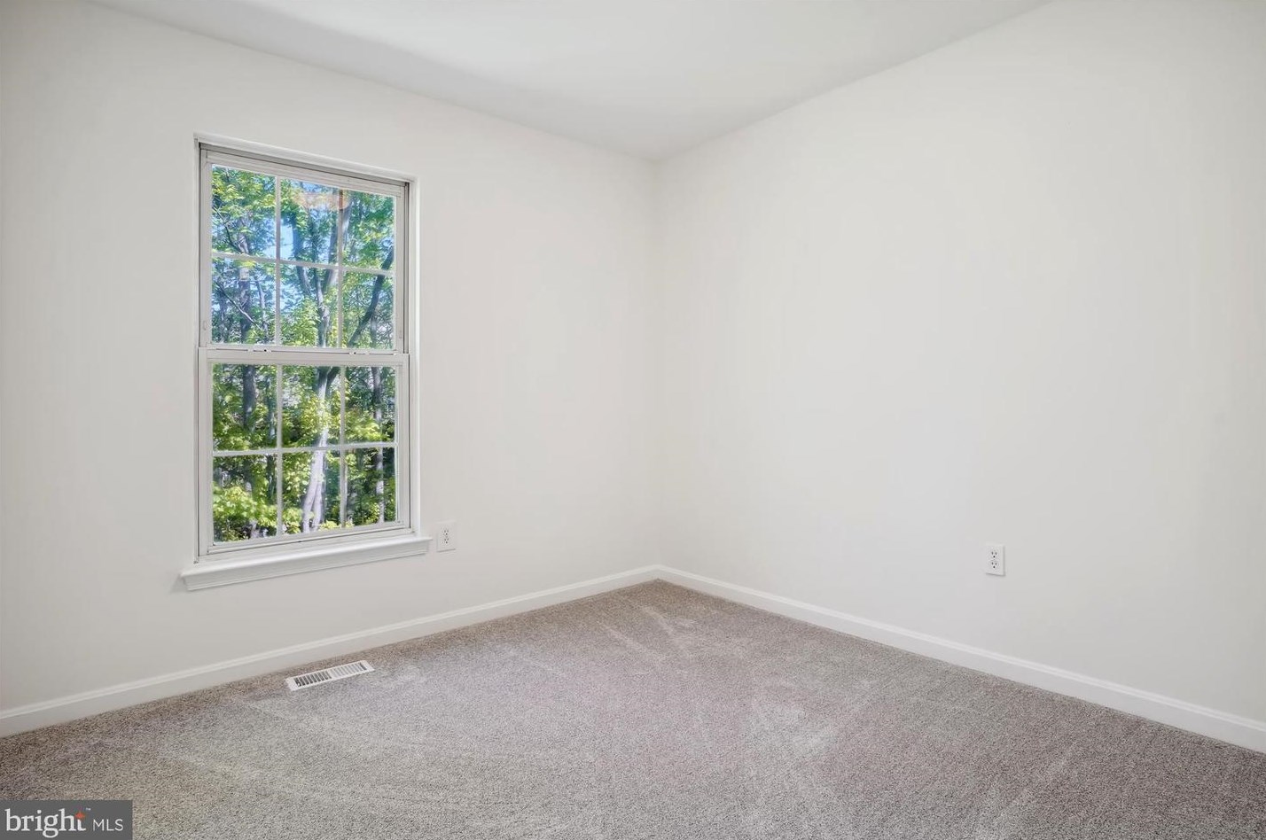 4247 Vals Way, Dumfries VA  22025-1140 exterior