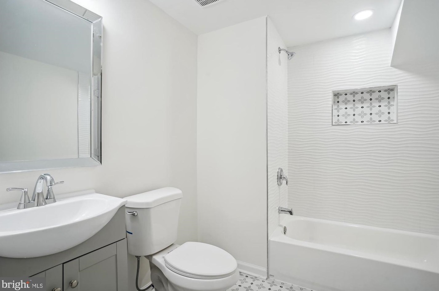 4247 Vals Way, Dumfries VA  22025-1140 exterior