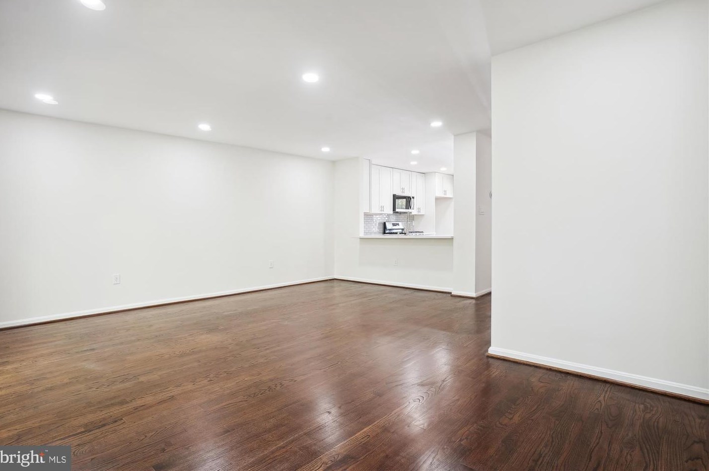 4247 Vals Way, Dumfries VA  22025-1140 exterior