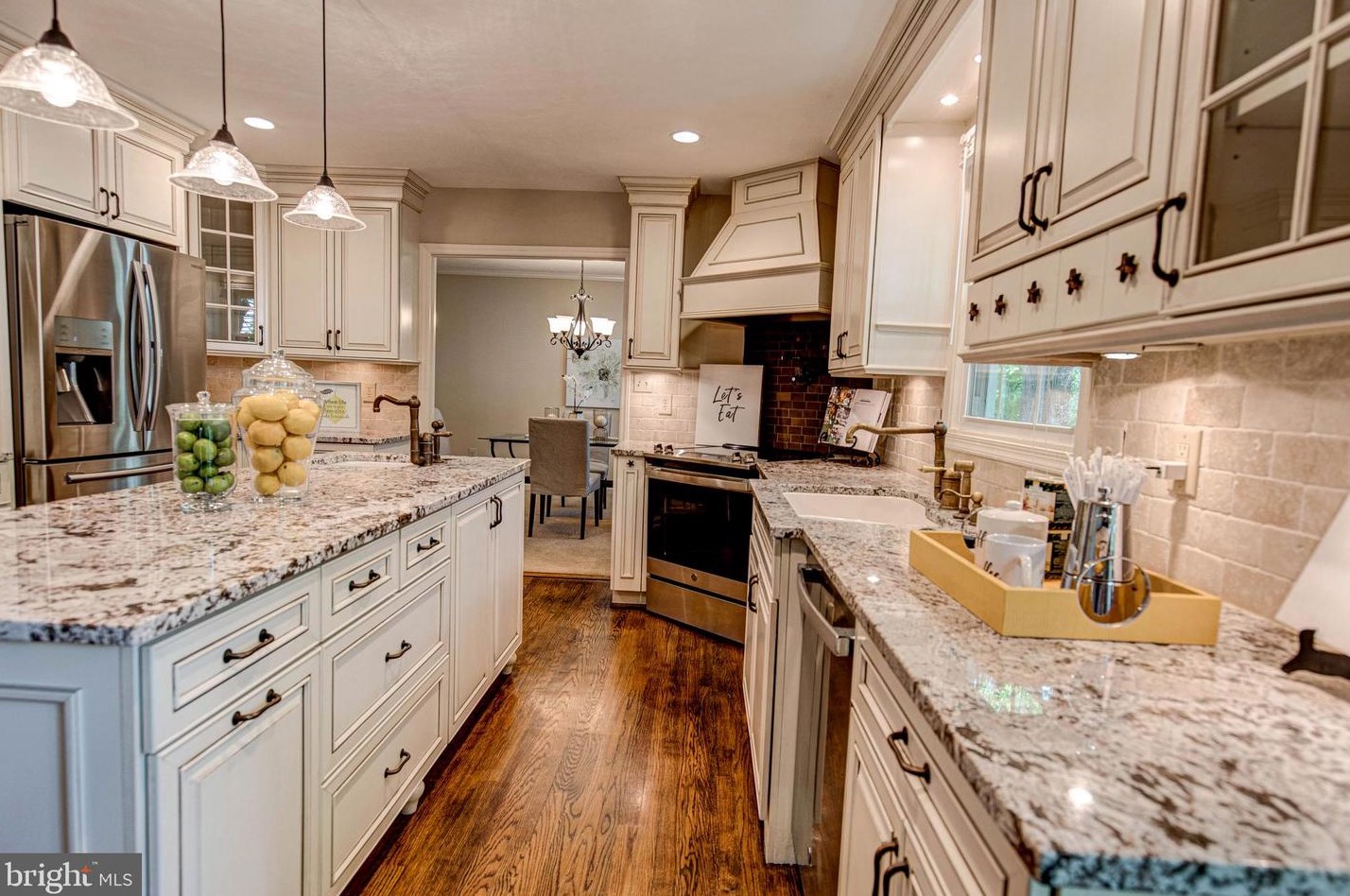 4734 Hickory Nut Pl, Dumfries VA  22025-1046 exterior