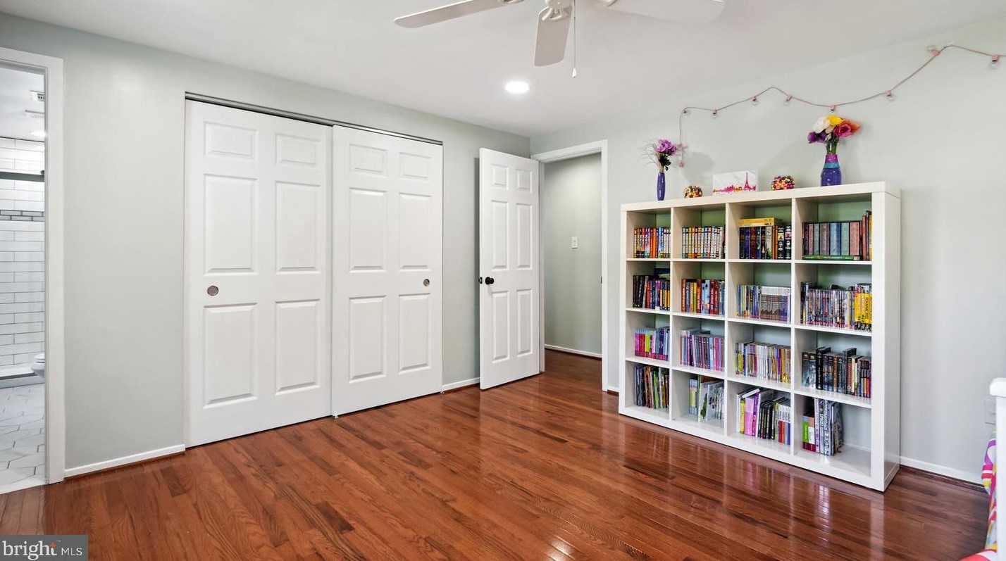 4499 Southwood Pl, Dumfries VA  22025-1004 exterior