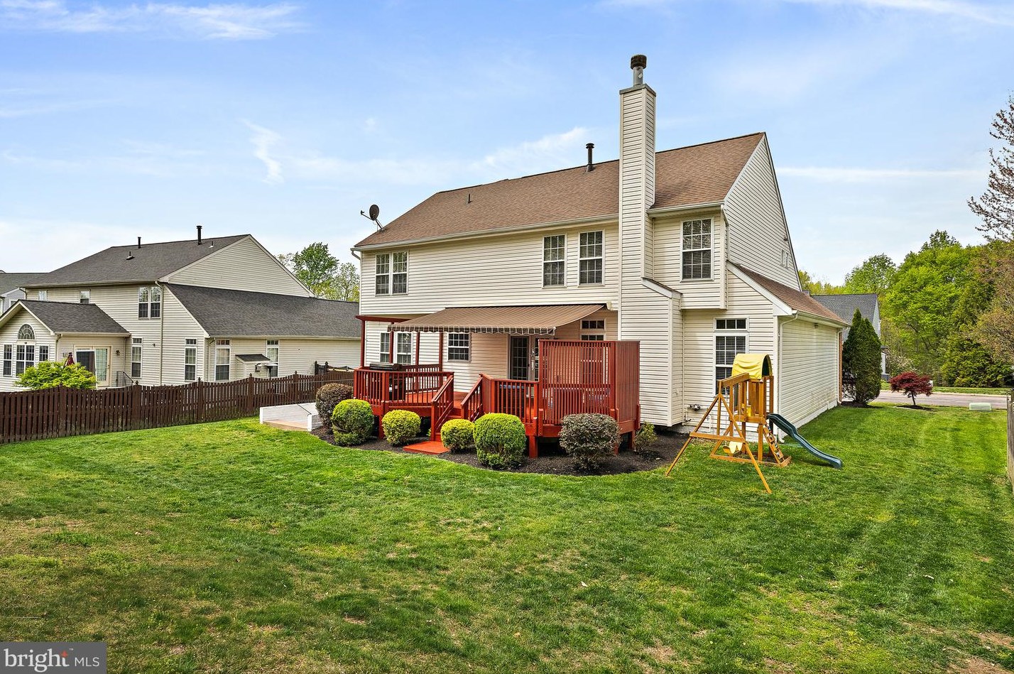 17725 Avenel Ln, Dumfries VA  22026-4569 exterior