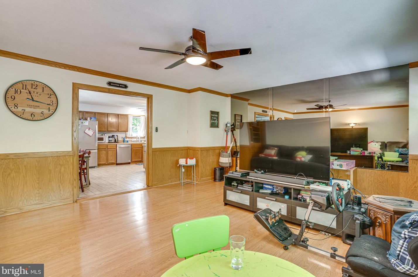 8907 Christine Pl, Manassas VA  20112-3173 exterior