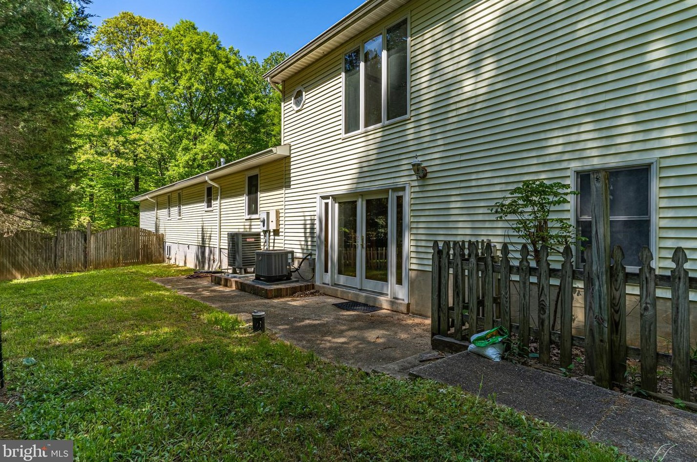 8907 Christine Pl, Manassas VA  20112-3173 exterior