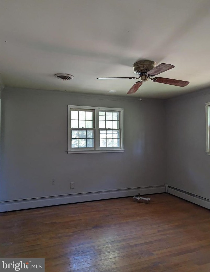 12220 Jennell Dr, Bristow VA  20136-1128 exterior