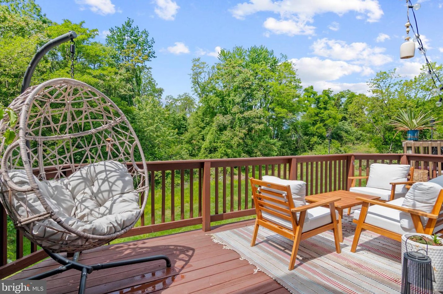 14104 Madrigal Dr, Woodbridge VA  22193-5948 exterior