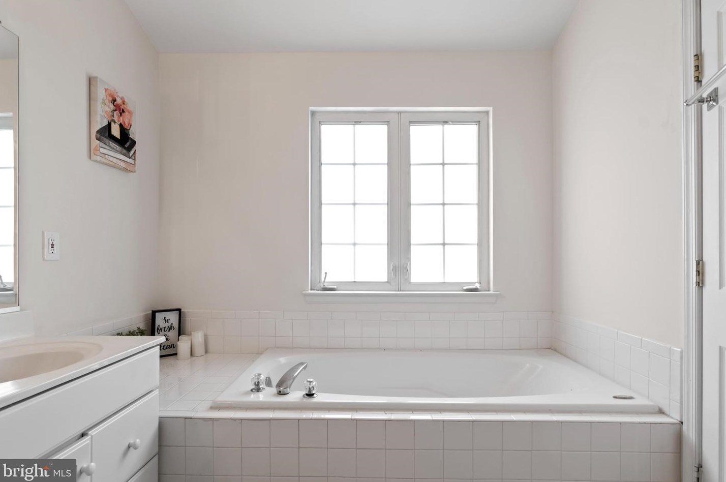 14104 Madrigal Dr, Woodbridge VA  22193-5948 exterior