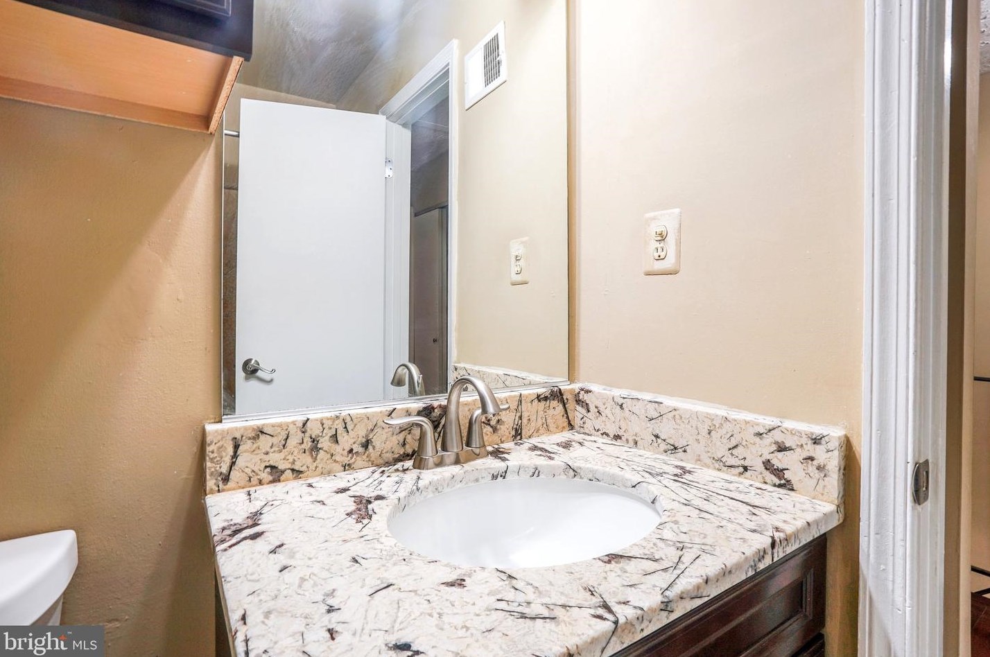 7885 Meadow Ct, Manassas VA  20109-3503 exterior