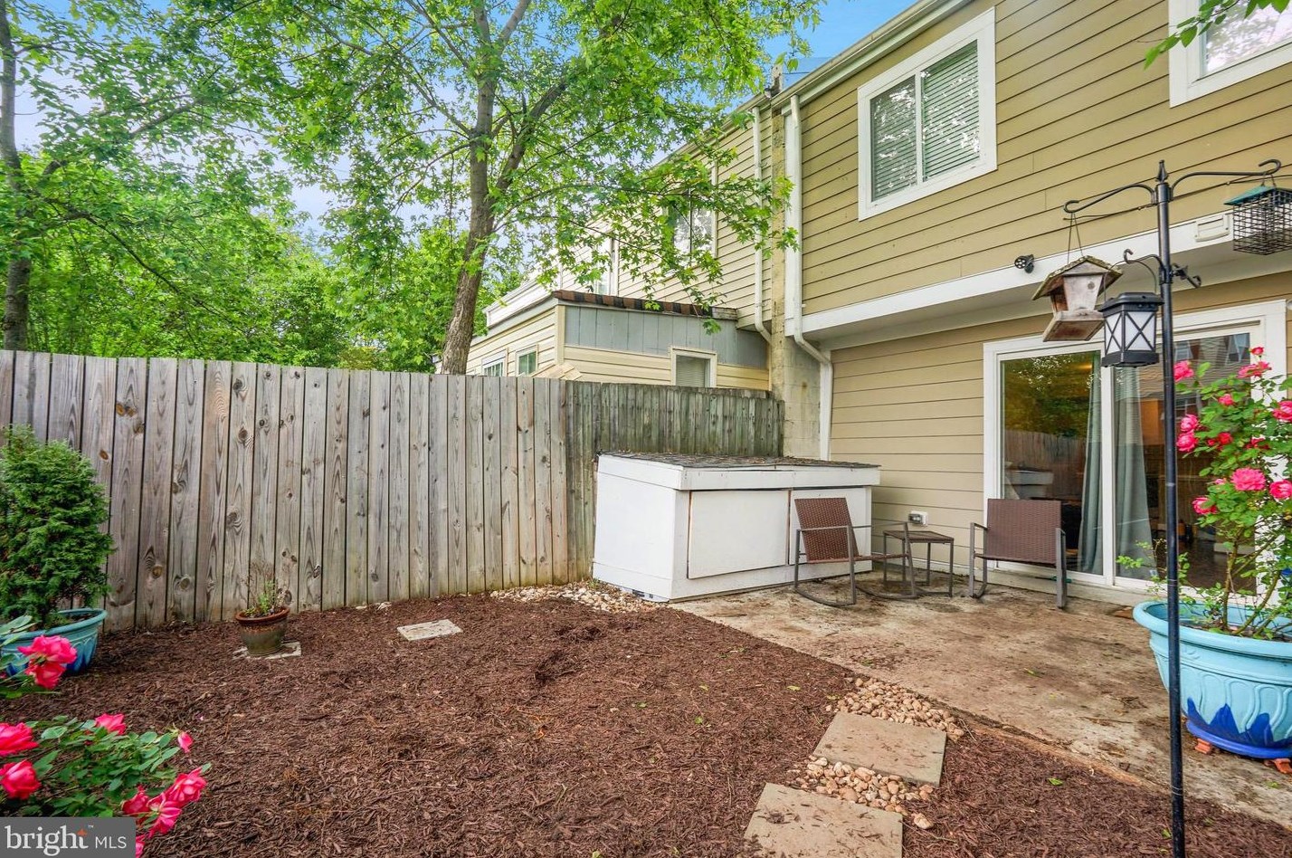 7885 Meadow Ct, Manassas VA  20109-3503 exterior