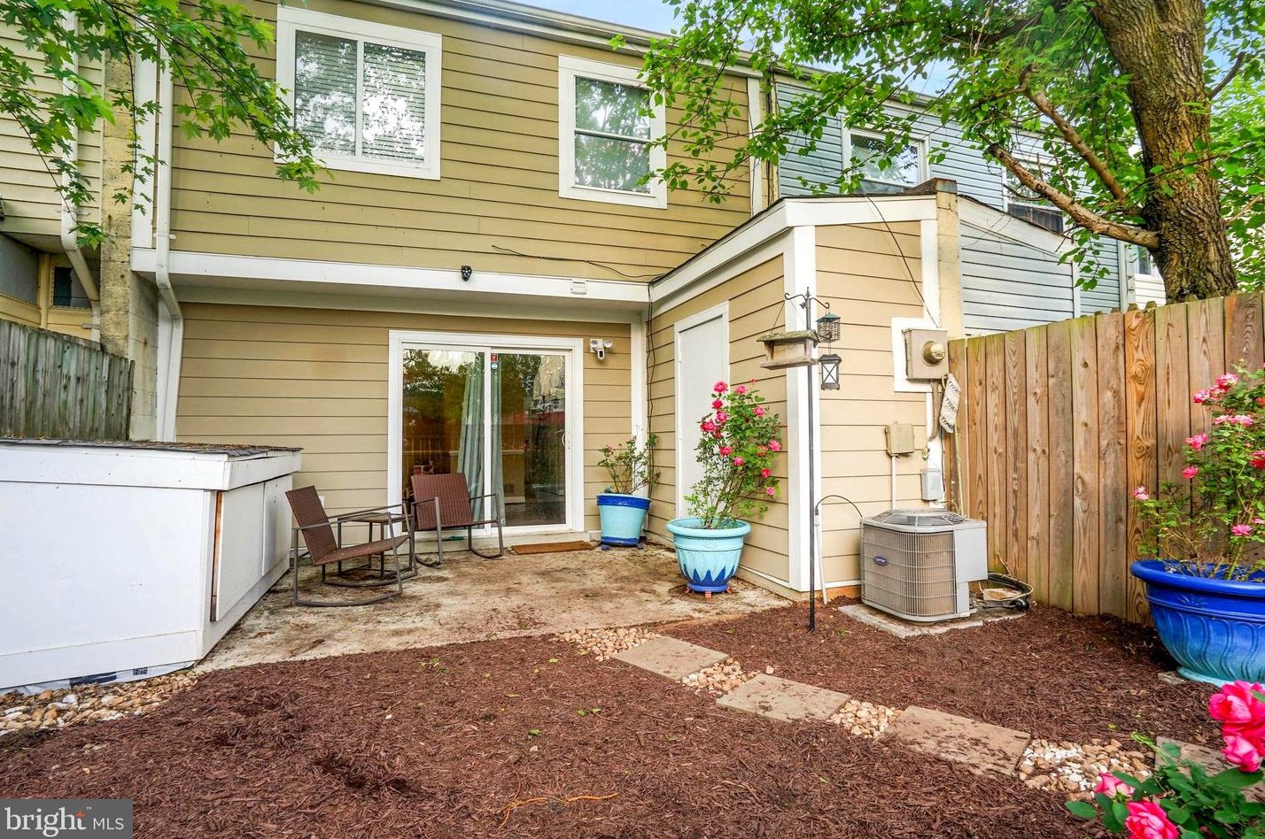 7885 Meadow Ct, Manassas VA  20109-3503 exterior