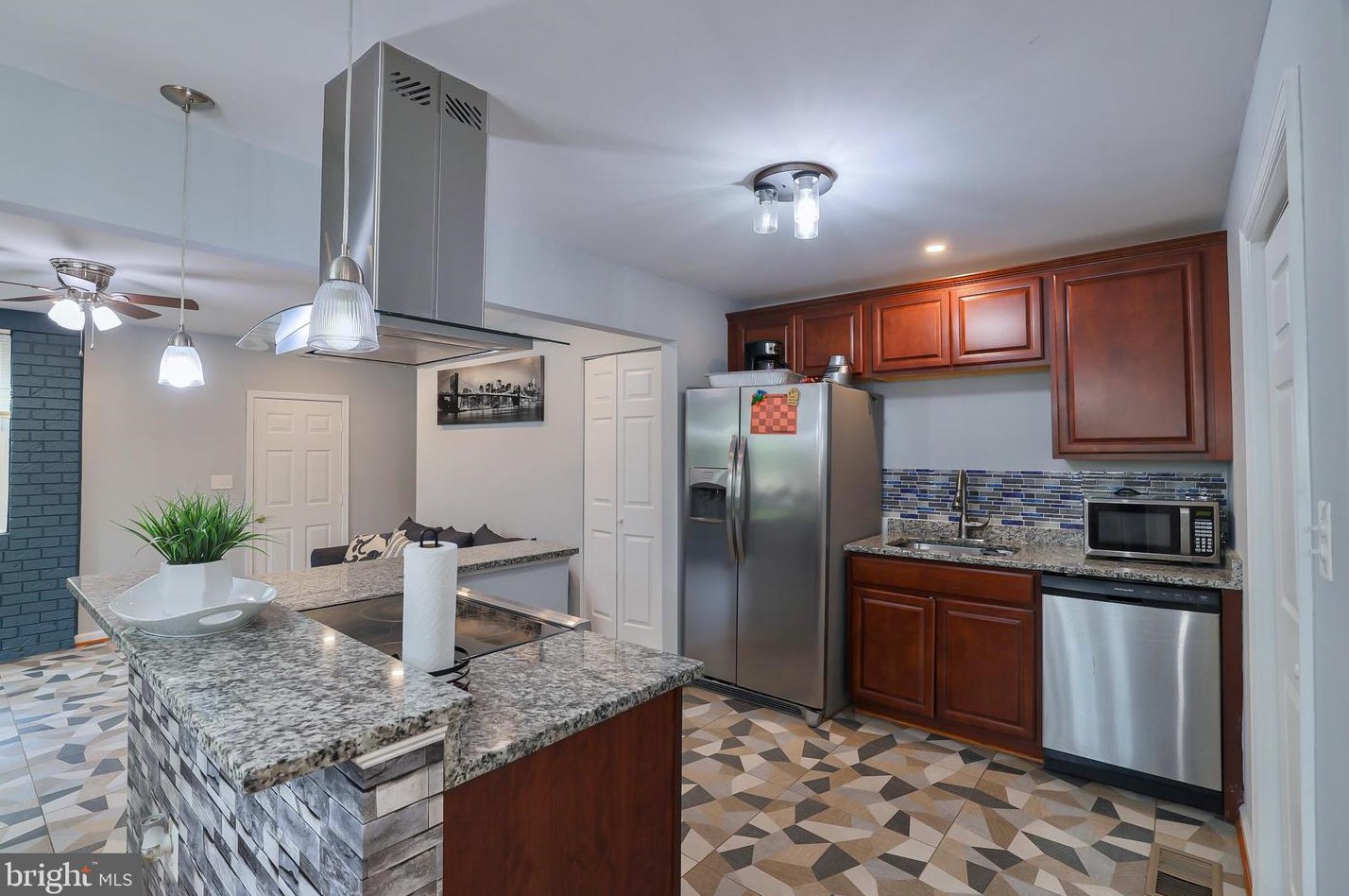 17367 Tripoli Blvd, Dumfries VA  22026-2222 exterior