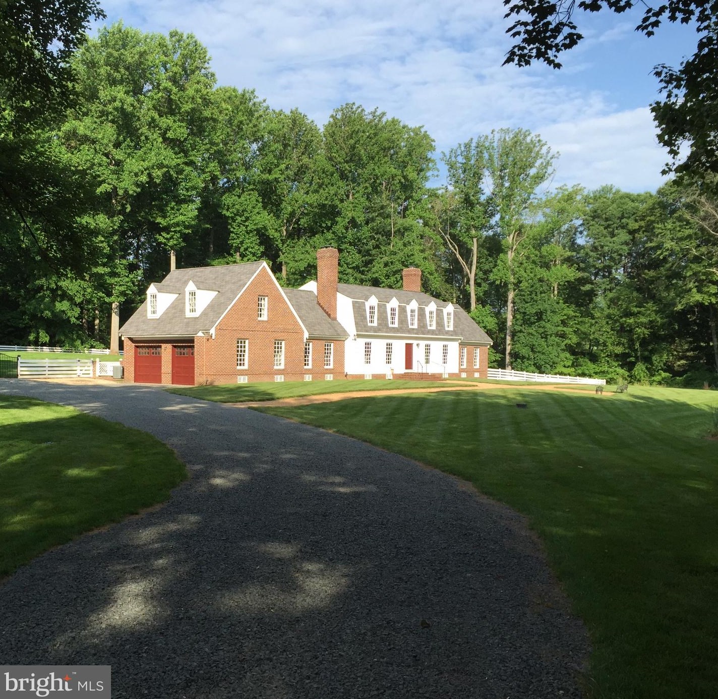 9996 Moore Dr, Manassas VA  20111-8041 exterior