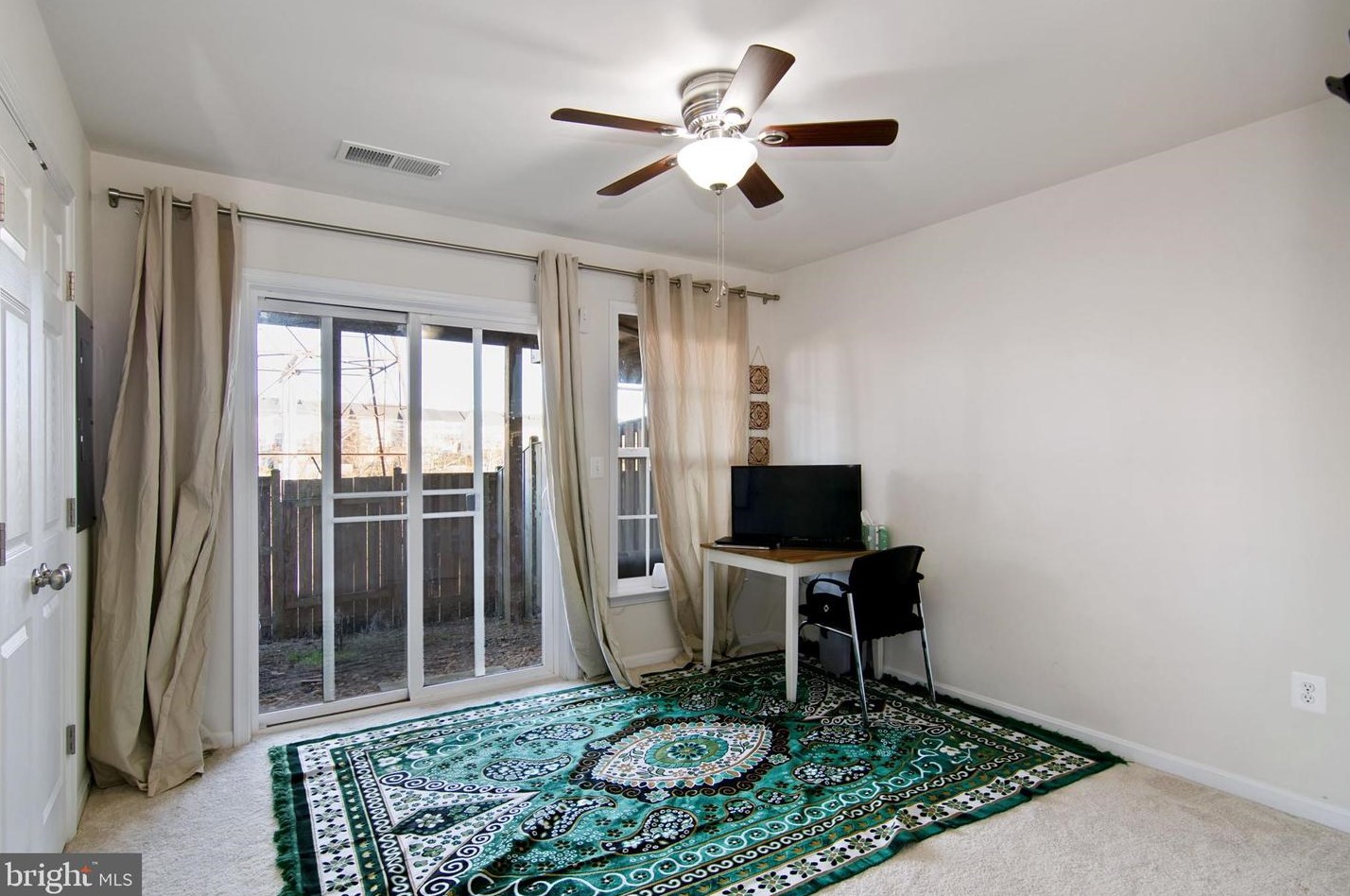 15739 John Diskin Cir, Woodbridge VA  22191-6551 exterior