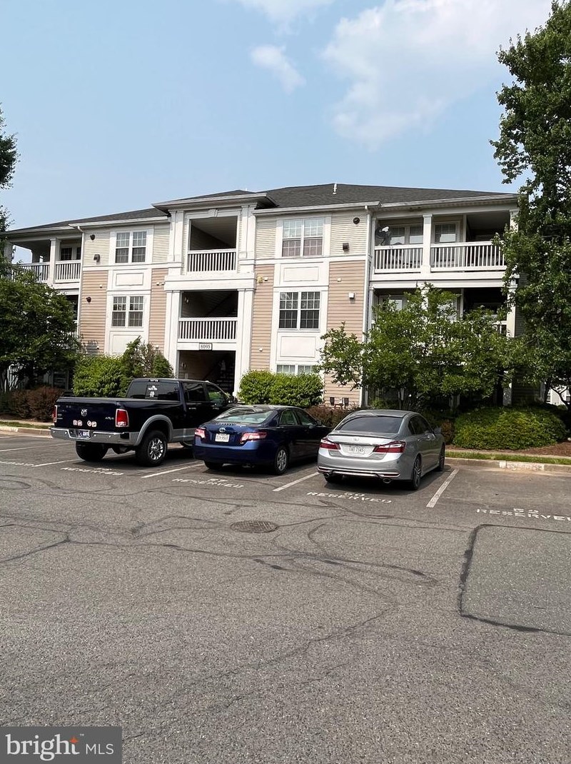 8095 Lacy Dr, Manassas VA  20109-7797 exterior