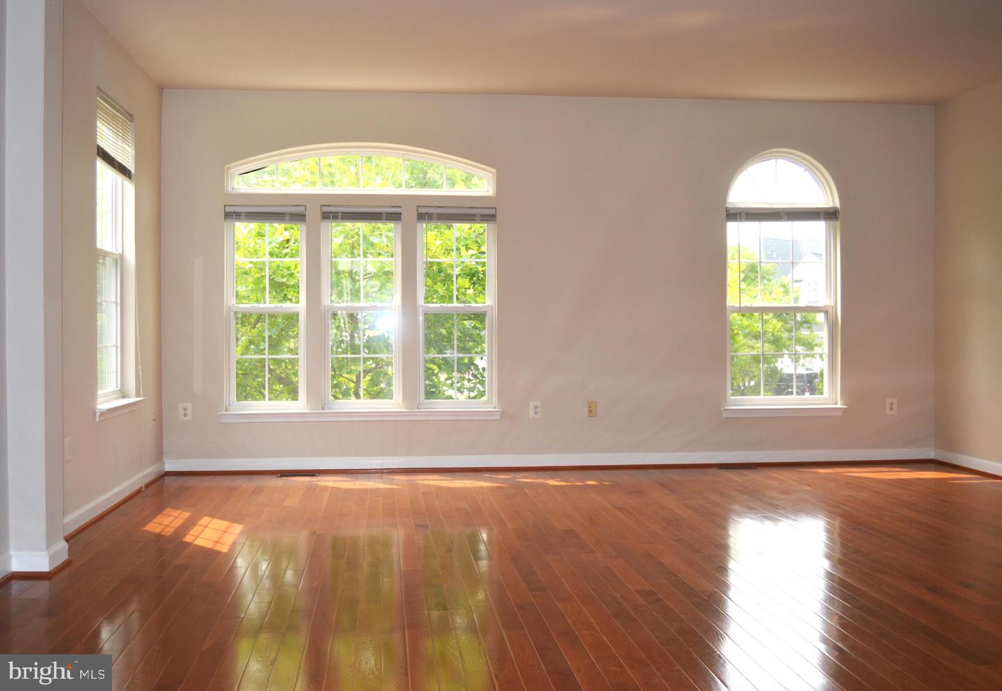 13965 Greendale Dr, Woodbridge, VA 22191 MLS VAPW2052772 Coldwell