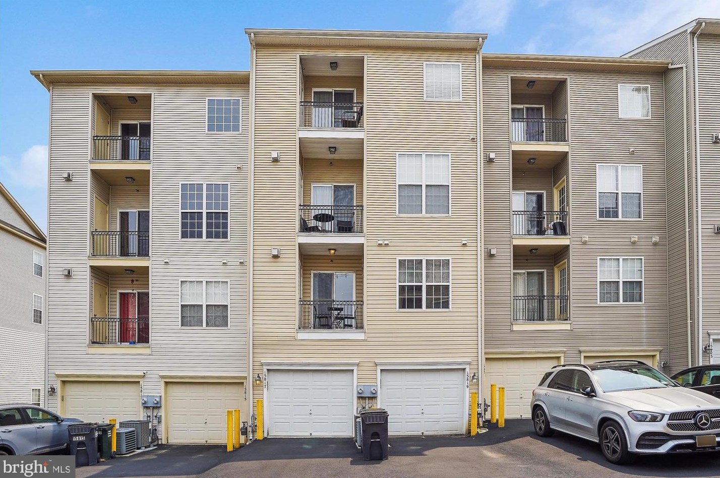 15817 John Diskin Cir, Woodbridge VA  22191-6513 exterior