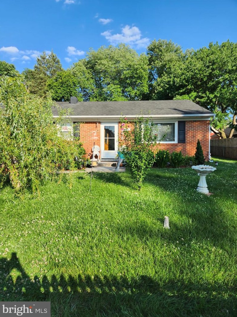 7505 Albemarle Dr, Manassas VA  20111-4117 exterior