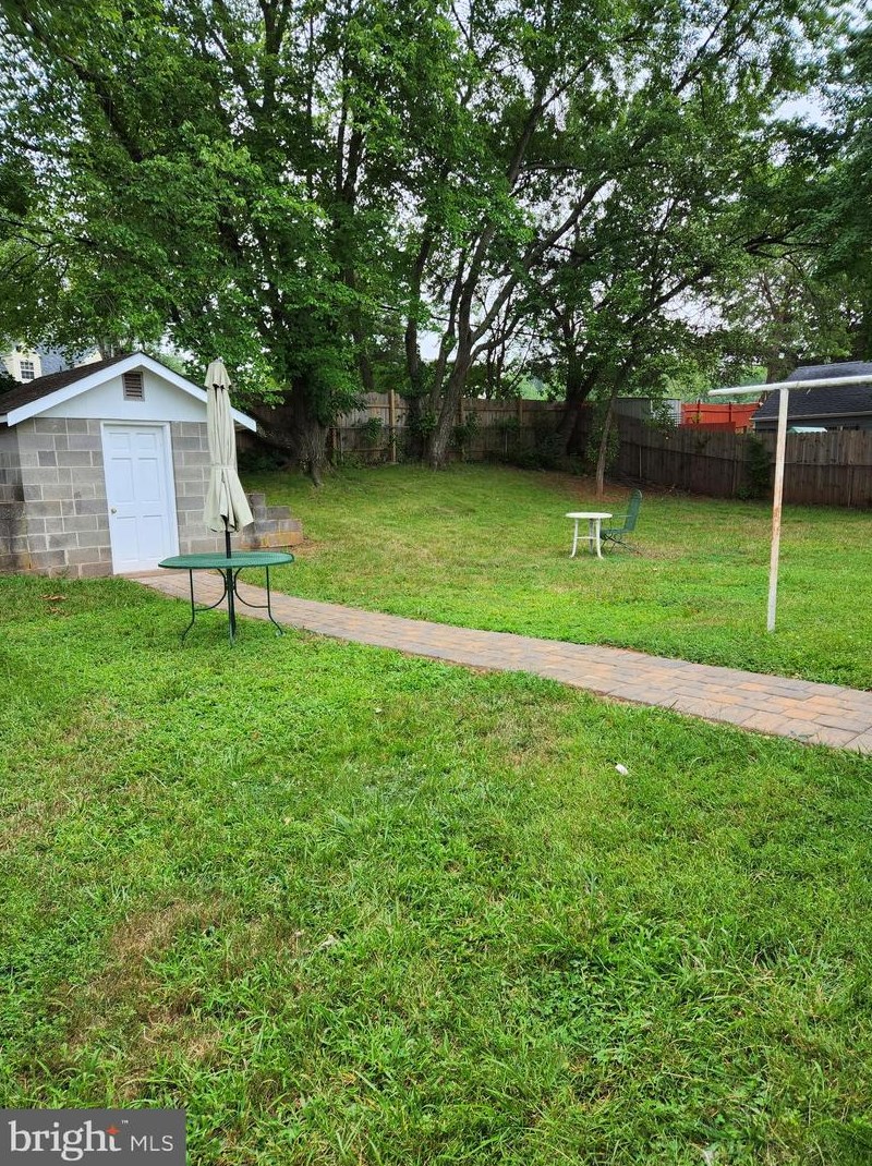 7505 Albemarle Dr, Manassas VA  20111-4117 exterior