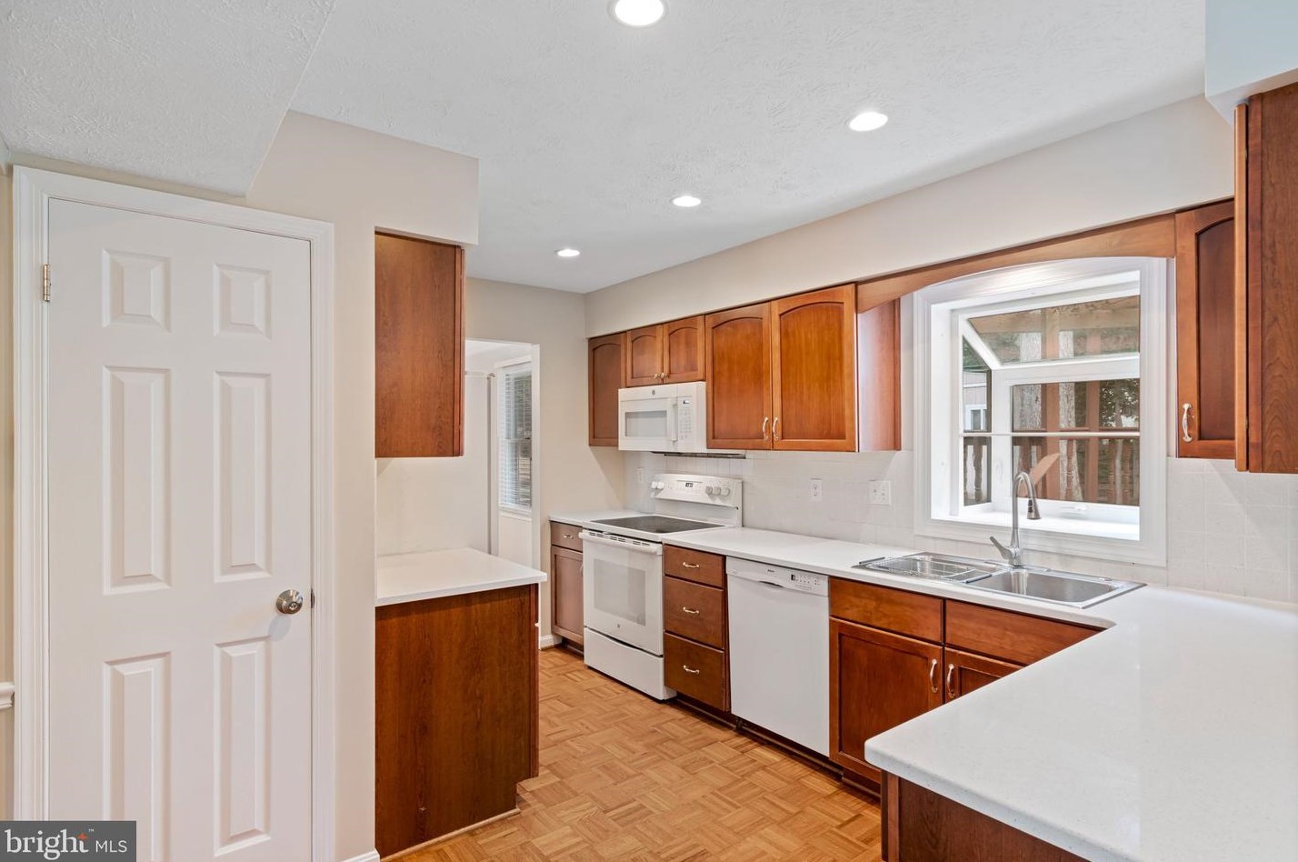 3866 Oriole Ct, Dumfries VA  22025-1828 exterior
