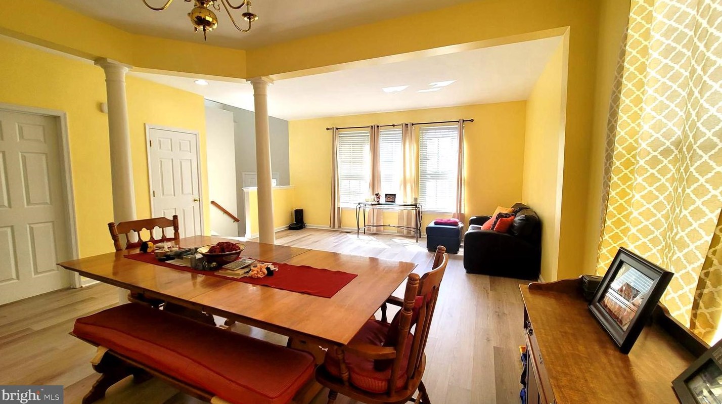 8909 Hanson Grv Ct, Manassas VA 20109-4810 exterior