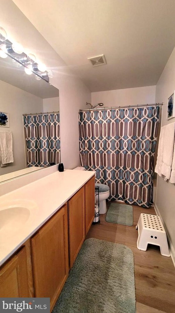 8909 Hanson Grv Ct, Manassas VA 20109-4810 exterior