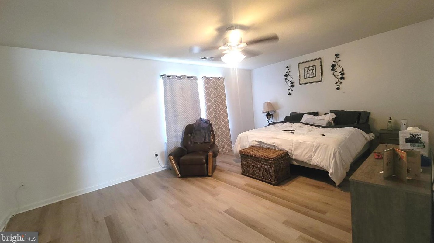 8909 Hanson Grv Ct, Manassas VA 20109-4810 exterior