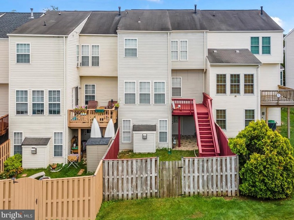 11740 Batley Pl, Woodbridge VA  22192-8403 exterior