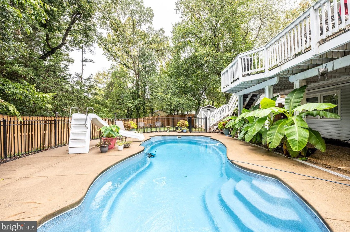 9906 Greenview Ln, Manassas VA  20109-3229 exterior