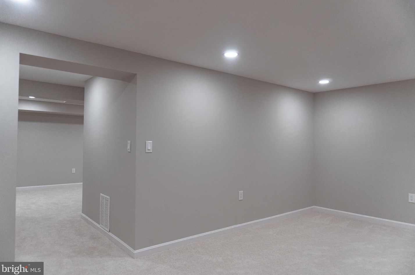 2001 Mayflower Dr, Woodbridge VA  22192-2322 exterior