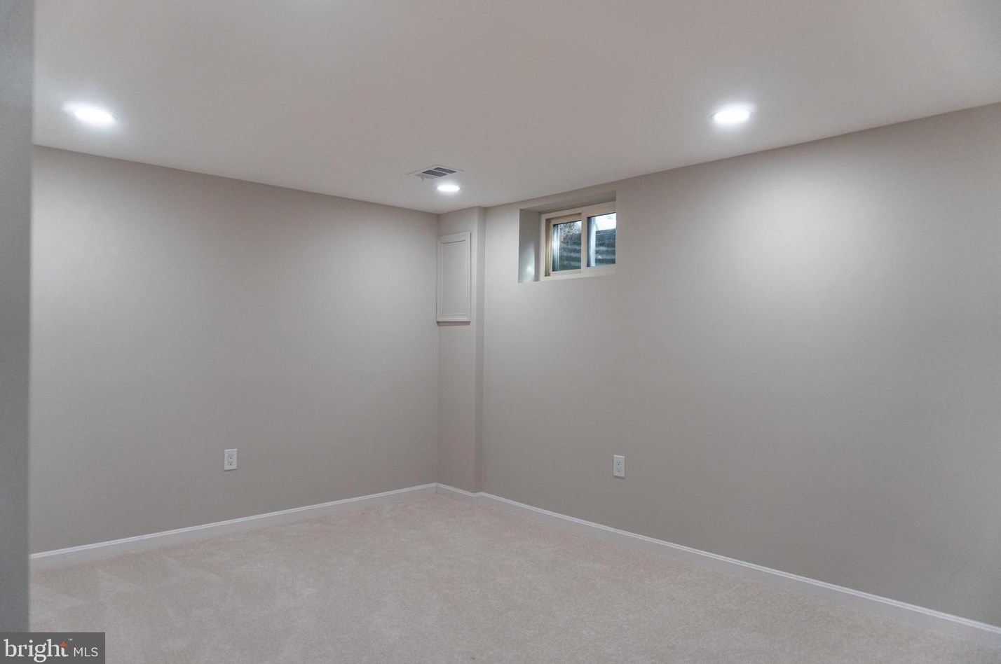 2001 Mayflower Dr, Woodbridge VA  22192-2322 exterior