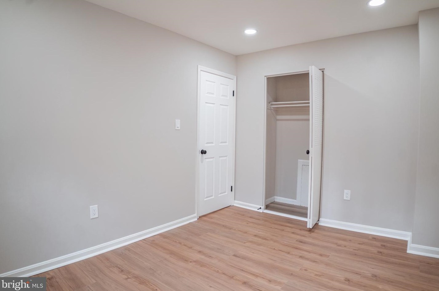 2001 Mayflower Dr, Woodbridge VA  22192-2322 exterior