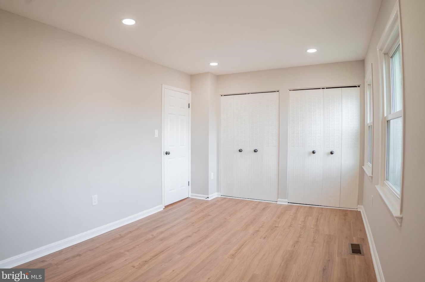 2001 Mayflower Dr, Woodbridge VA  22192-2322 exterior